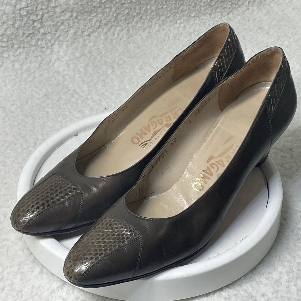 Salvatore Ferragamo Shoes Size 8 AAAA Extra Narrow Brown Pump Italy